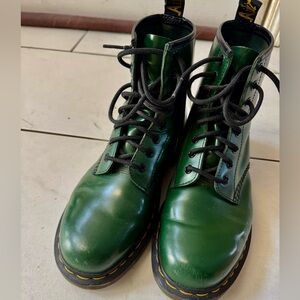 Dr.Martens Green Leather Lace-Up Boots 39 us 8 8.5